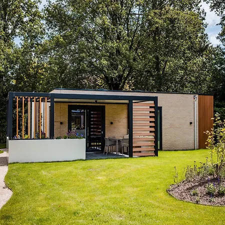 Comfort With Sauna, Cleaning Included *